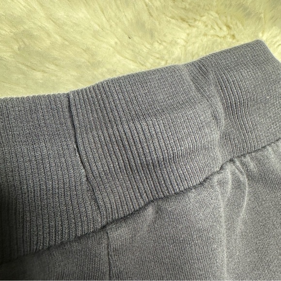 Shorts Grey Size 5T - Picture 12 of 16